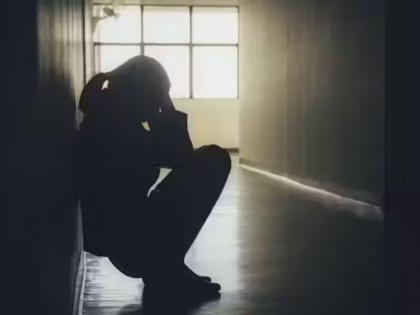 Student molested parents also beaten when young man questioned police reluctant to take complaint | विद्यार्थिनीची छेडछाड, तरुणाला जाब विचारले असता पालकांनाही मारहाण, पोलिसांकडून तक्रार घेण्यास टाळाटाळ Student molested parents also beaten when young man questioned police reluctant to take complaint | विद्यार्थिनीची छेडछाड, तरुणाला जाब विचारले असता पालकांनाही मारहाण, पोलिसांकडून तक्रार घेण्यास टाळाटाळ