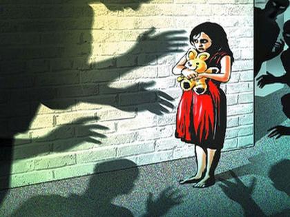 The girl was threatened with a gangrap by a bus in Nashik | नाशिकमध्ये बसमधून उतरलेल्या शाळकरी मुलीला ‘गॅँगरेप’ची धमकी देत केला विनयभंग