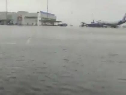 Delhi: Waterlogging at Indira Gandhi International Airport after received heavy rain | Delhi Rain: हा दिल्ली विमानतळ आहे की समुद्र? मुसळधार पावसामुळे सगळीकडे पाणी तुंबले