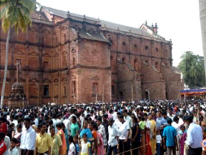 Festivals of Old Goa are scattered by devotees of Maharashtra | जुने गोव्यातील फेस्तानिमित्त महाराष्ट्रातील भाविकांकडून पायपीट केल्या जातात वा-या 