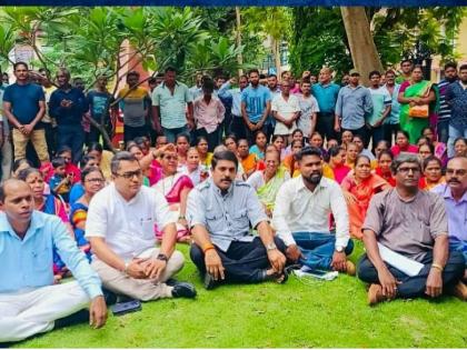 Demonstration of Murdi Khandepar villagers at Azad Maidan against the dam | बंधाऱ्याविरोधात मुर्डी खांडेपार ग्रामस्थांची आझाद मैदानावर निदर्शने