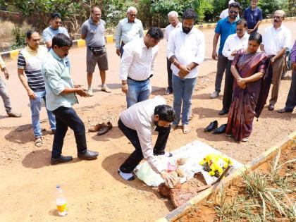 Bhumipujan of the road leading to the new complex in Old Goa by MLA Phaldesai | जुने गोव्यात नवीन संकुलाकडे जाणाऱ्या रस्त्याचे आमदार फळदेसाईच्या हस्ते भूमिपूजन