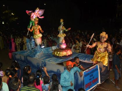 बांदोड्याचा महालक्ष्मी चित्ररथ, शिरोड्याचा रोमटामेळ प्रथम - Marathi News | mahalakshmi chitrarath of bandoda and shiroda romta mela first in panjim shigmotsav 2026 | Latest festivals News at Lokmat.com