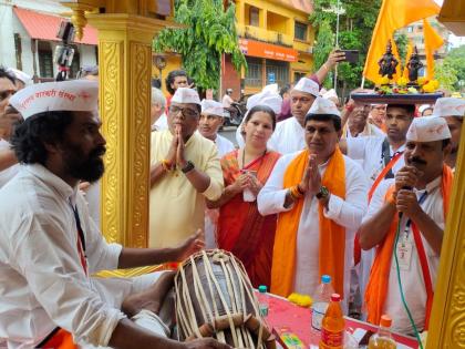 Goa: Vari left Murgaon for the first time, marching towards Pandharpur amid chants of 'Vitthal Vitthal, Jai Hari Vitthal'. | Goa: मुरगावातून पहिल्यांदाच निघाली वारी, ‘विठ्ठल विठ्ठल, जय हरी विठ्ठल’ च्या गजरात वारकरी पंढरपूरच्या दिशेने