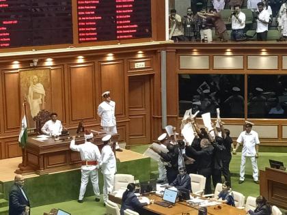 Hungama in the Legislative Assembly over the Manipur issue, the Speaker and the MLA were also surrounded | मणीपूर प्रकरणावरून विधानसभेत हंगामा, सभापतीसह आमदारालाही घेरले