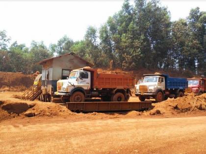 Ore transportation in Goa starts after two-year lull SSS | गोव्यात दोन वर्षांनंतर नव्याने खनिज वाहतूक