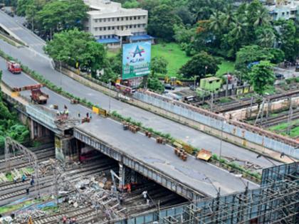 amit satam demand to municipal commissioner immediately close the dangerous gokhale bridge railway direction | गोखले पूलाच्या रेल्वेच्या दिशेचा धोकादायक पूल त्वरित बंद करा; अमित साटम यांची पालिका आयुक्तांकडे मागणी