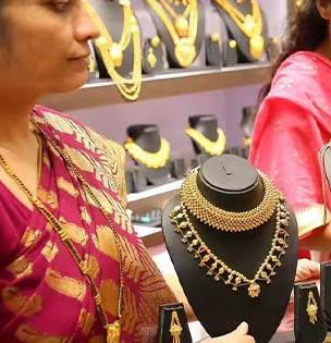 सोने सामान्यांच्या आवाक्याबाहेर जाणार! २०३० मध्ये १ ग्रॅमसाठी किती पैसे मोजावे लागतील? तज्ज्ञांचा इशारा