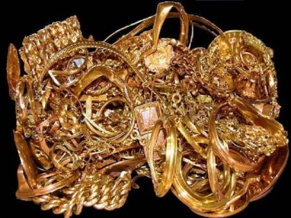 Betrayal! Bengali artisans take 60 ounces of gold given for making jewelery | विश्वासघात ! दागिने घडविण्यासाठी दिलेले ६० तोळ्यांचे सोने घेऊन बंगाली कारागीर पसार