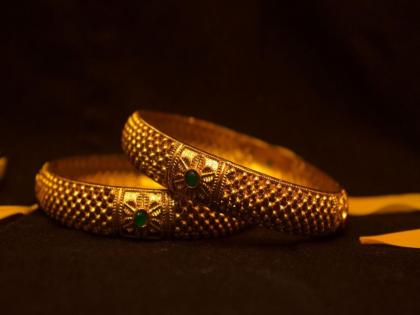 It's amazing to hear! 'Auntie' stole from brother-in-law's house in Pune; Jewelry worth lakhs stolen | ऐकावे ते नवल! पुण्यात मेव्हण्याच्या घरी ‘दाजी’नेच केली चोरी; लाखोंचे दागिने लंपास It's amazing to hear! 'Auntie' stole from brother-in-law's house in Pune; Jewelry worth lakhs stolen | ऐकावे ते नवल! पुण्यात मेव्हण्याच्या घरी ‘दाजी’नेच केली चोरी; लाखोंचे दागिने लंपास