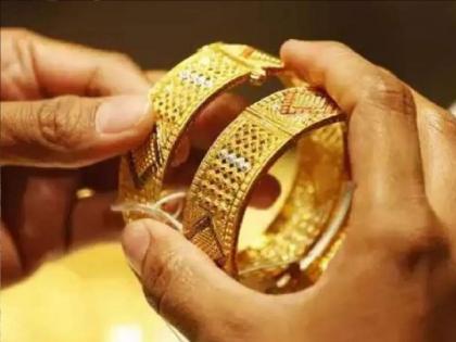 Theft of jewelery on the pretext of police in satara | पाॅलिसच्या बहाण्याने लाखाचे दागिने लांबविले, अनोळखी दोघांवर फसवणुकीचा गुन्हा दाखल