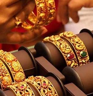 स्वस्त होतंय असं म्हणताच सोन्याच्या दरात पुन्हा तेजी, खदेरीपूर्वी पाहा Gold-Silver चे लेटेस्ट रेट
