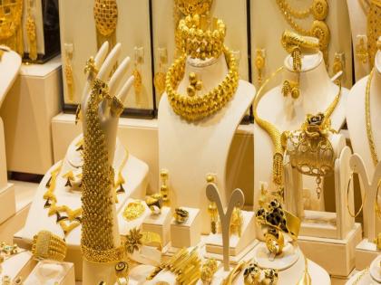 Bullion merchant cheated by not paying 8 lakhs for jewellery; Case registered against police constable and his daughter | दागिन्यांचे ८ लाख न देता सराफ व्यावसायिकाची फसवणूक; पोलीस हवालदारासह त्याच्या मुलीवर गुन्हा दाखल Bullion merchant cheated by not paying 8 lakhs for jewellery; Case registered against police constable and his daughter | दागिन्यांचे ८ लाख न देता सराफ व्यावसायिकाची फसवणूक; पोलीस हवालदारासह त्याच्या मुलीवर गुन्हा दाखल