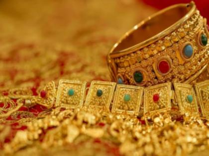 in mumbai accused escaped with 162 tola of gold belonging to the merchant suspicion due to the phone being switched off a case has been registered  | व्यापाऱ्याचे १६२ तोळे सोने घेऊन आरोपी पसार; फोन बंद लागल्याने संशय, गुन्हा दाखल 