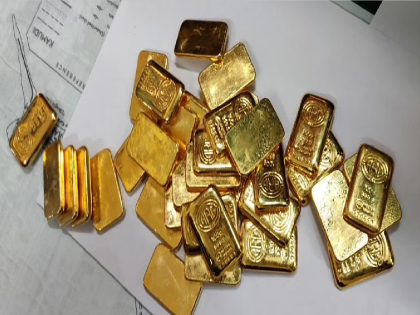 Airline employee also involved in gold smuggling, 7.5 kg gold seized at Mumbai airport | सोन्याच्या तस्करीत विमान कंपनीचा कर्मचारीही सहभागी, मुंबई विमानतळावर साडेसात किलो सोने जप्त