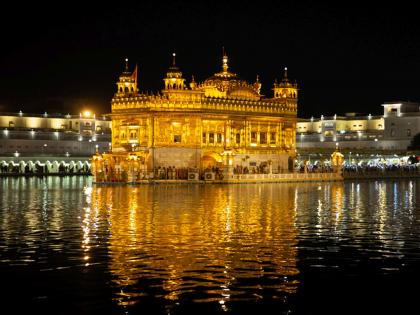 Threat to blow up Amritsar's Golden Temple with RDX, a stir after email | अमृतसरचं सुवर्ण मंदिर RDX नं उडवण्याची धमकी, ईमेलनंतर एकच खळबळ Threat to blow up Amritsar's Golden Temple with RDX, a stir after email | अमृतसरचं सुवर्ण मंदिर RDX नं उडवण्याची धमकी, ईमेलनंतर एकच खळबळ