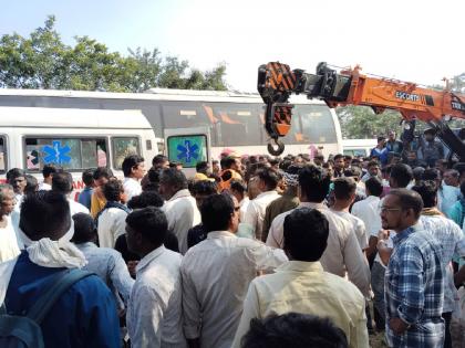 A terrible accident in Gondia! Shivshahi bus overturns, 8 dead; The death toll is likely to rise | गोंदियात भीषण अपघात! शिवशाही बस उलटली, ११ जणांचा मृत्यू; मृतांची संख्या वाढण्याची शक्यता