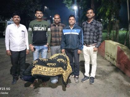 Two arrested for theft | ठाणेदाराच्या घरमालकाच्या घरून चोरी करणाऱ्या दोघांना अटक  