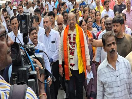 Gopal Shetty submitted the independent nomination form | शक्तिप्रदर्शन करत गोपाळ शेट्टी यांनी सादर केला अपक्ष उमेदवारी अर्ज