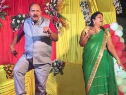 Sanjeev Srivastava Aka dancing uncle has been getting offers from bollywood | 'डांसिंग अंकल' मुंबईत दाखल, मिळाली बॉलिवूड ऑफर?