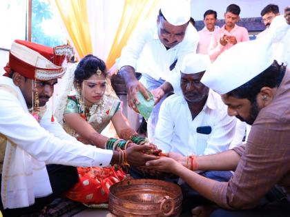 Guardian Minister Bachchu kadu became father for Durga who lost the umbrella of parents | माता-पित्याचे छत्र हरविलेल्या दुर्गासाठी पालकमंत्री बच्चू कडू झाले वडील