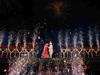 Article Why should a girl get married on the lawn Lets hold it in front of the house Don't make the wedding pavilion a political platform | लेख: लेकीचं लग्न ‘लॉन’वर कशाला? घरासमोरच लावू; लग्नमंडपाचे राजकीय व्यासपीठ बनवू नका! Article Why should a girl get married on the lawn Lets hold it in front of the house Don't make the wedding pavilion a political platform | लेख: लेकीचं लग्न ‘लॉन’वर कशाला? घरासमोरच लावू; लग्नमंडपाचे राजकीय व्यासपीठ बनवू नका!