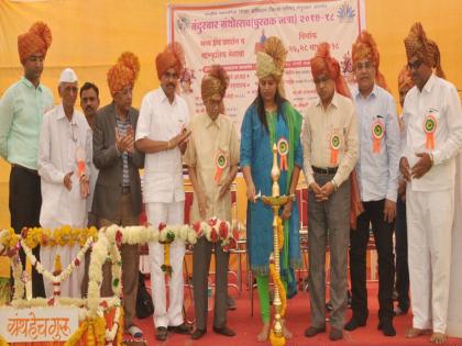 Nandurbar district will start 100 new libraries | नंदुरबार जिल्ह्यात नवीन 100 ग्रंथालये सुरू करणार