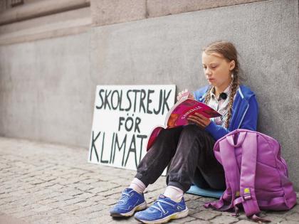 Greta Thunberg calls on leaders around the world, why did I hit the road? | ग्रेटा थनबर्ग जगभरातल्या नेत्यांना ठणकावून विचारतेय, मी रस्त्यावर का उतरले?