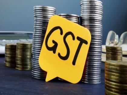 GST मध्ये मध्यमवर्गीयांना दिलासा देण्याची तयारी; केंद्र सरकार सर्वसामान्यांना देणार मोठं गिफ्ट?