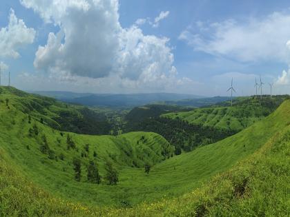 Gudhe Panchgani Plateau increasing tourist flow, charm of natural beauty | Sangli: गुढे पाचगणी पठार पर्यटकांना खुणावतोय, निसर्गसौंदर्याची भुरळ