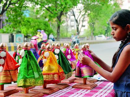 Gudhi of enthusiasm in the Nagpur market | नागपूरच्या बाजारात चैतन्याची गुढी