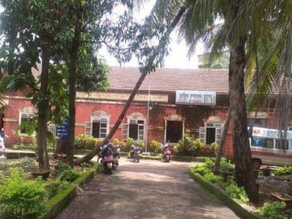 Drunk in a drunken brawl employee attempts suicide at Guhagar Rural Hospital | Ratnagiri: दारूच्या नशेत गोंधळ घातला, गुहागर ग्रामीण रुग्णालयात कर्मचाऱ्याने आत्महत्येचा प्रयत्न केला Drunk in a drunken brawl employee attempts suicide at Guhagar Rural Hospital | Ratnagiri: दारूच्या नशेत गोंधळ घातला, गुहागर ग्रामीण रुग्णालयात कर्मचाऱ्याने आत्महत्येचा प्रयत्न केला