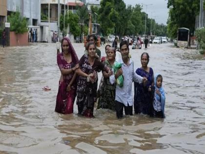 Third crisis over Gujarat Cyclone Asana threat after heavy rains and deluge | गुजरातवर तिसरे संकट: प्रचंड पाऊस, महापुरानंतर ‘असना’ चक्रवादळ घोंघावतेय!