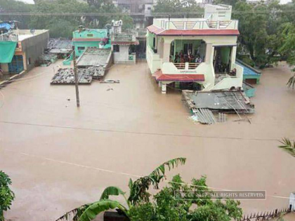 Housing projects in flood prone areas | पूरबाधित क्षेत्रातील गृहप्रकल्पांना आता रेस्क्यू बोट, लाईफ जॅकेट बंधनकारक