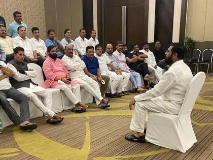 Uneasiness spread among the aspirants as the cabinet was not being expanded by Eknath Shinde | मंत्रिमंडळ विस्तार होत नसल्याने इच्छुकांमध्ये पसरली अस्वस्थता