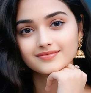 गुलाबजलात ४ पदार्थ कालवून चेहऱ्याला लावा, ग्लो इतका वाढेल की सगळे विचारतील ब्यूटी पार्लरचा पत्ता