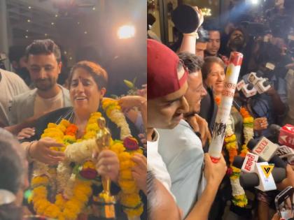 oscar winner producer guneet monga receives grand welcome at mumbai airport video goes viral | Video : हातात 'ऑस्कर', चेहऱ्यावर आनंद! निर्मात्या गुनीत मोंगा यांचं मुंबई विमानतळावर जंगी स्वागत