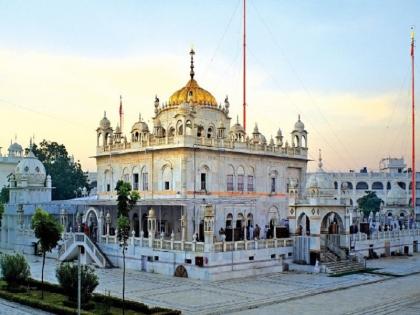 Holi, eight days, will be celebrated in Gurdwara in Nanded | नांदेड येथील गुरुद्वारात रंगणार आठ दिवस होळी