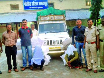 Seven hundred lacquer gutkha seized | साडेसहा लाखांचा गुटखा जप्त