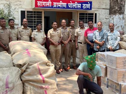 Gutkha truck seized at Ankali Sangli, stock of Rs 15 lakh seized; Arrested one | Sangli: अंकली फाट्यावर गुटख्याचा ट्रक जप्त, पंधरा लाखांचा साठा जप्त; एकास अटक