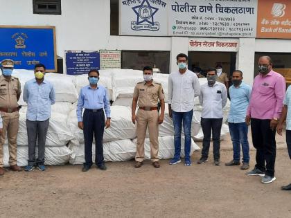 Two arrested in Malkapur with Rs 1 crore worth of gutkha | कर्नाटकातून मलकापूरात येणारा १ कोटी रुपयांचा गुटखा पकडला; दोघे अटकेत