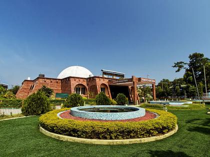 देशातील १० Planetariums जिथे तुम्ही करू शकता अंतराळाचा रोमांचक प्रवास!