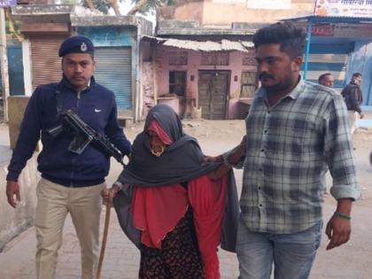 Cooperation of Goa Police during polling in Ajmer | मदतीला खाकी... अजमेरमध्ये मतदानावेळी गोवा पोलिसांचे सहकार्य