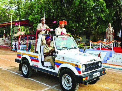 Guardian Minister Ravindra Chavan inaugurated the flag | पालकमंत्री रवींद्र चव्हाण यांच्या हस्ते ध्वजारोहण