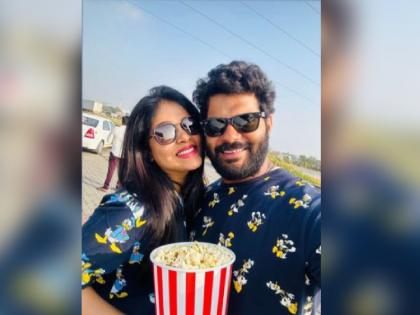 marathi tv couples akshaya deodhar and hardeek joshi vacation mood on | Photos: राणादा-अंजलीचा व्हेकेशन मूड ऑन; सासुरवाडीत सुट्टी एन्जॉय करतीये अक्षया