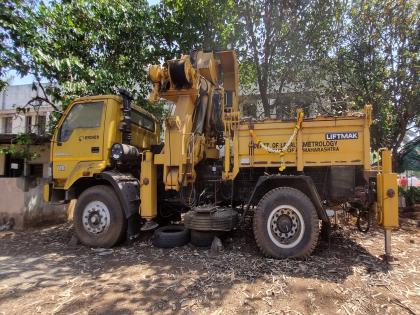 It is revealed that sugar factory weighing fork checking machine was hidden for 10 years, hydraulic van worth crores in Kolhapur | Kolhapur: साखर कारखान्याचे वजन काटे तपासणारे यंत्र दहा वर्षापासून लपवल्याचे उघड, कोट्यवधीची हायड्रोलिक व्हॅन