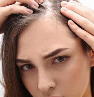 कपाळ मोठे दिसते, हेअर लाइन मागे गेली? पाहा टक्कल पडण्याचे कारण, ३ किरकोळ चुका धोक्याच्या