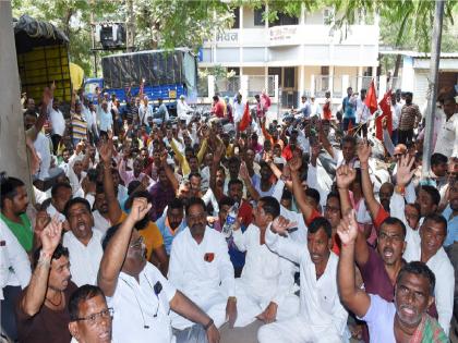 March of Hamals in Sangli against the arbitrary management of Mathadi Corporation | माथाडी महामंडळाच्या मनमानी कारभाराविरोधात सांगलीत हमालांचा मोर्चा, माहिती लपवली जात असल्याचा आरोप 