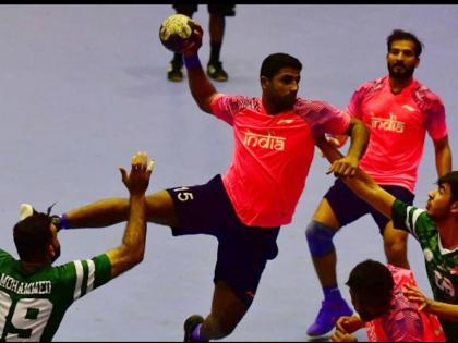 Asian Games 2018: India beat Pakistan in Handball | Asian Games 2018: भारताचा पाकिस्तानवर शेवटच्या सेकंदात विजय, हँडबॉलमध्ये एक पाऊल पुढे 