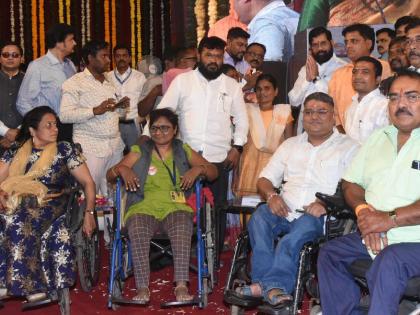 No department has the reliable information of disabled persons in Maharashtra. | पुनर्वसन नंतर, अपंगांची ‘माहिती’ तरी सरकारकडे आहे का?